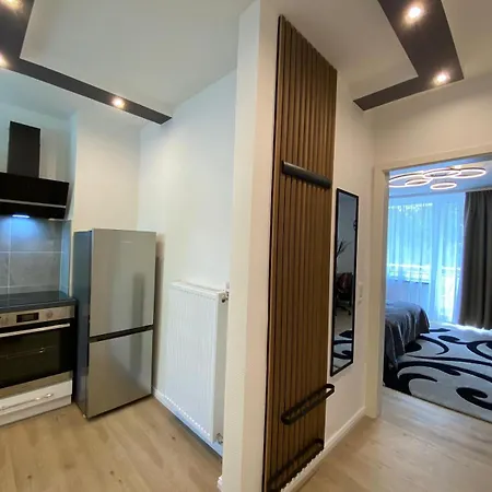 Luxus With Balcony Apartment