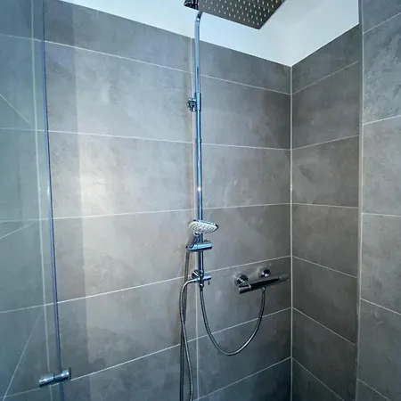 Luxus With Balcony Διαμέρισμα